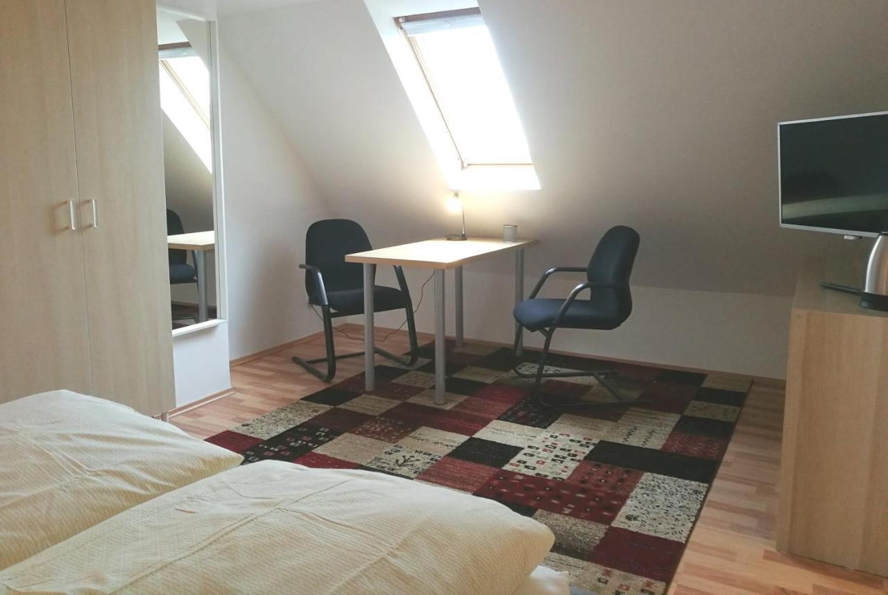 4-Zimmer Haus In Leipzig Exterior foto